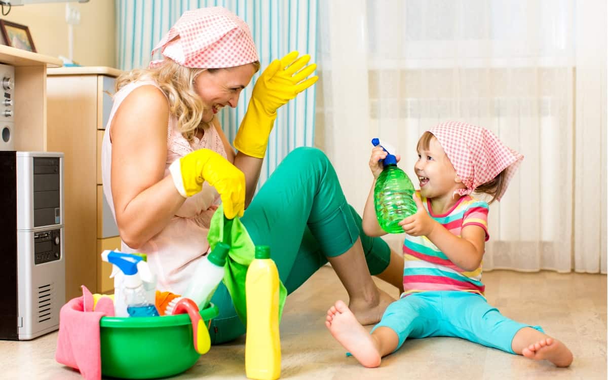 Working mom house cleaning schedule