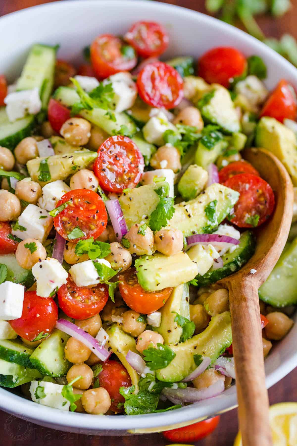 healthy summer salad recipe - avocado chickpea